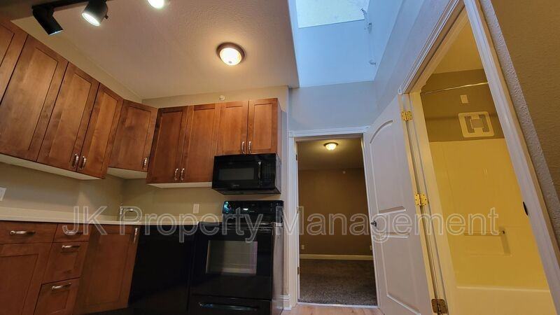 413 Central Ave #305 - Photo 7 of 28