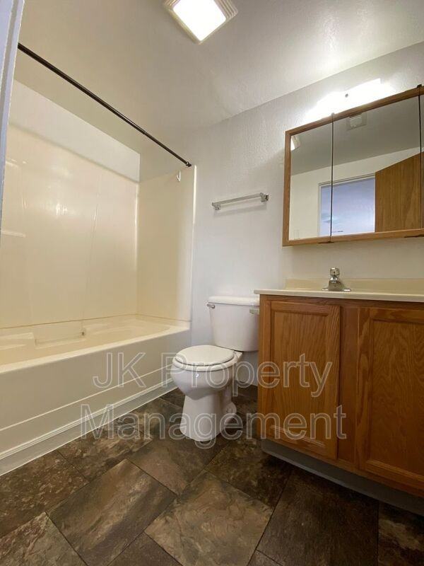4000 Ella Ave #02 - Photo 5 of 11