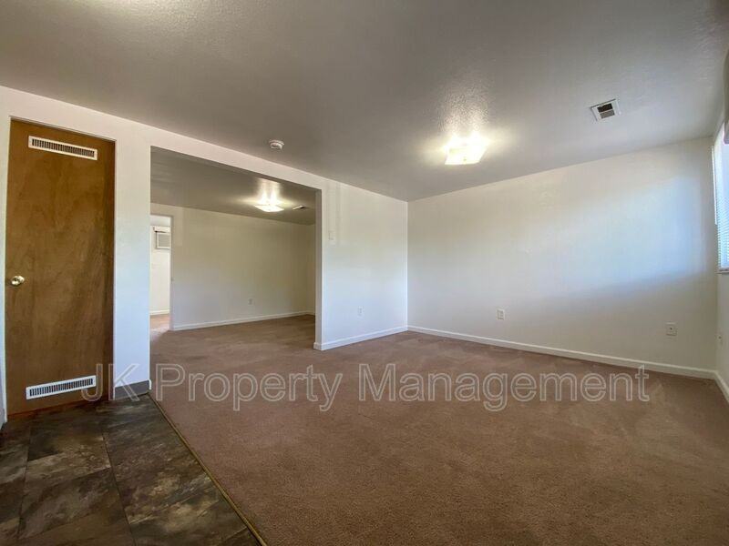 4000 Ella Ave #02 - Photo 6 of 11