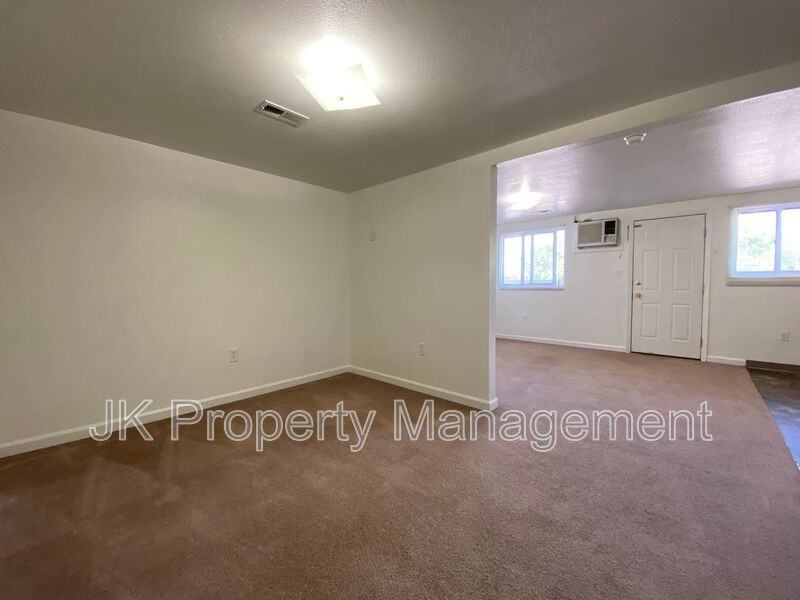 4000 Ella Ave #02 - Photo 7 of 11