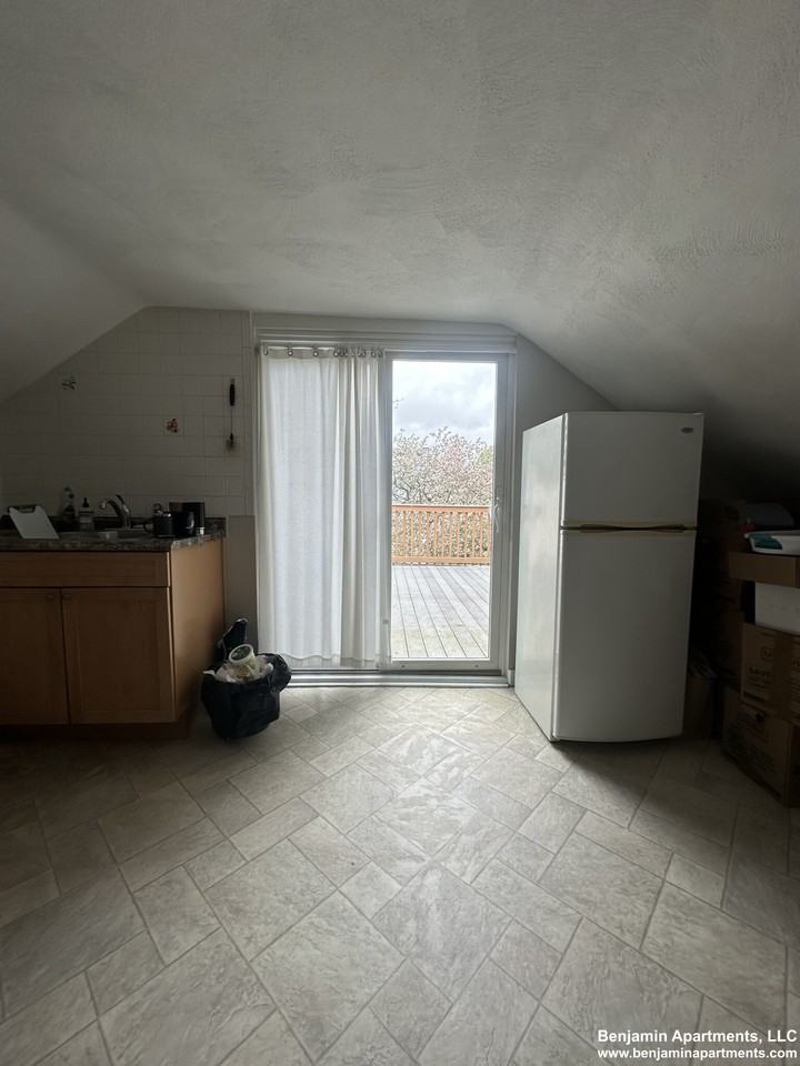 Lincoln St #3 - Photo 2 of 15