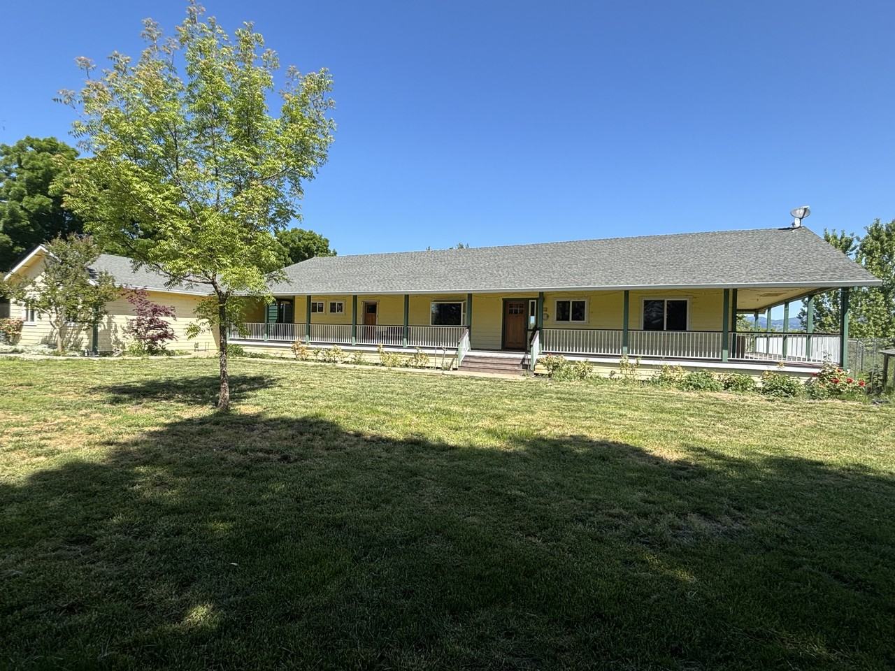 2766 Park Dr - Photo 2 of 26
