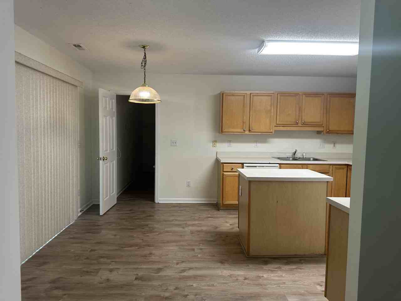 124 Fairford Drive - Photo 5 of 17