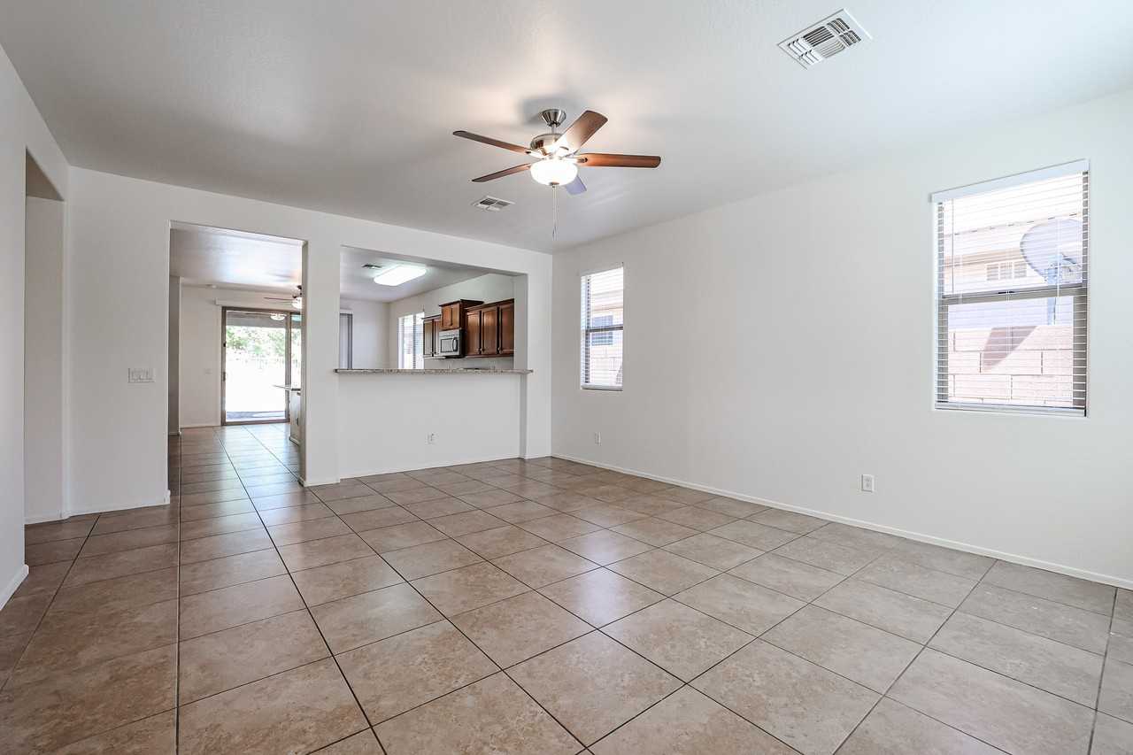 6946 W Harwell Rd - Photo 4 of 43