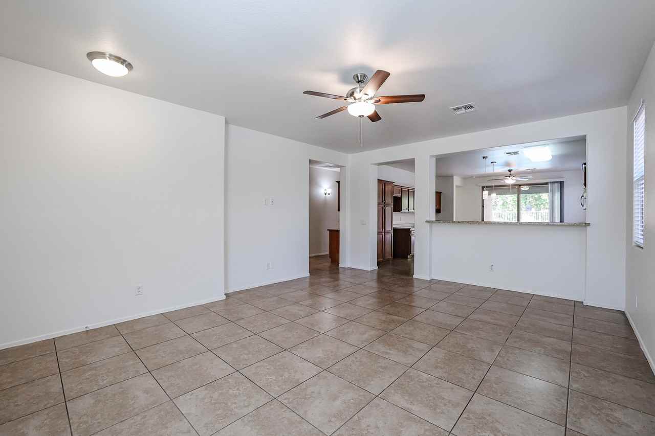 6946 W Harwell Rd - Photo 5 of 43
