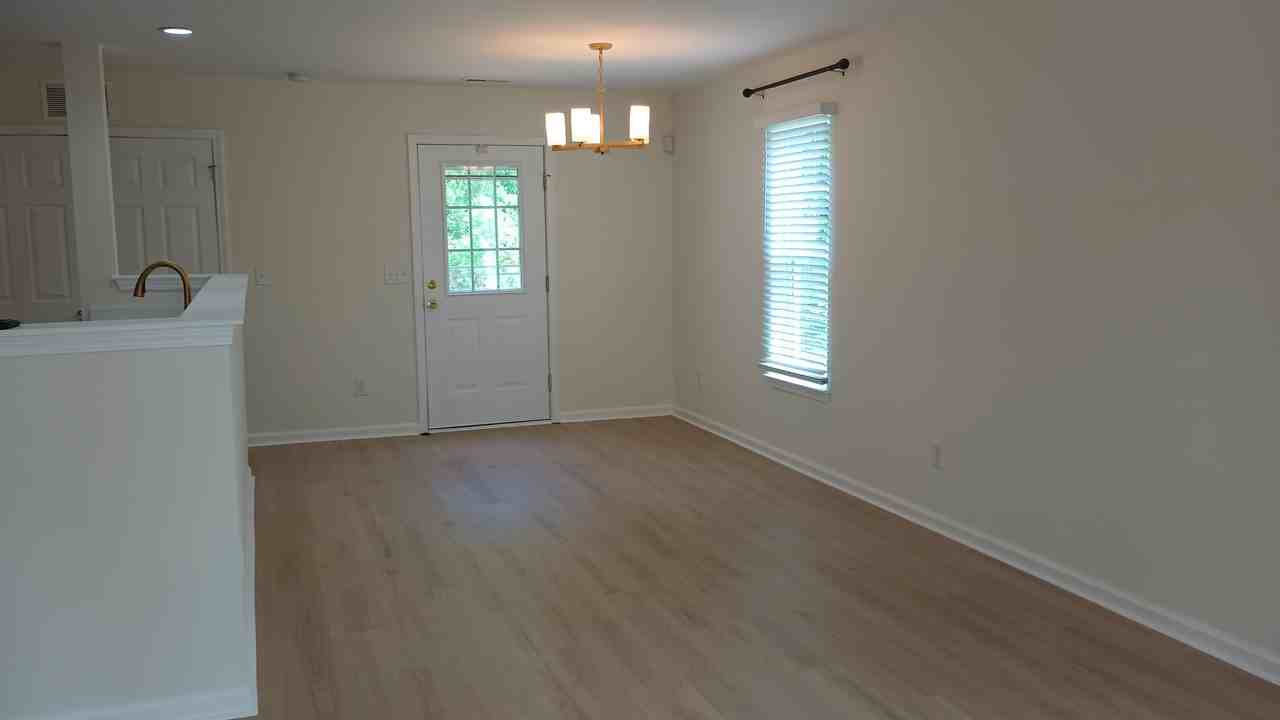 961 Skinner Dr - Photo 3 of 23