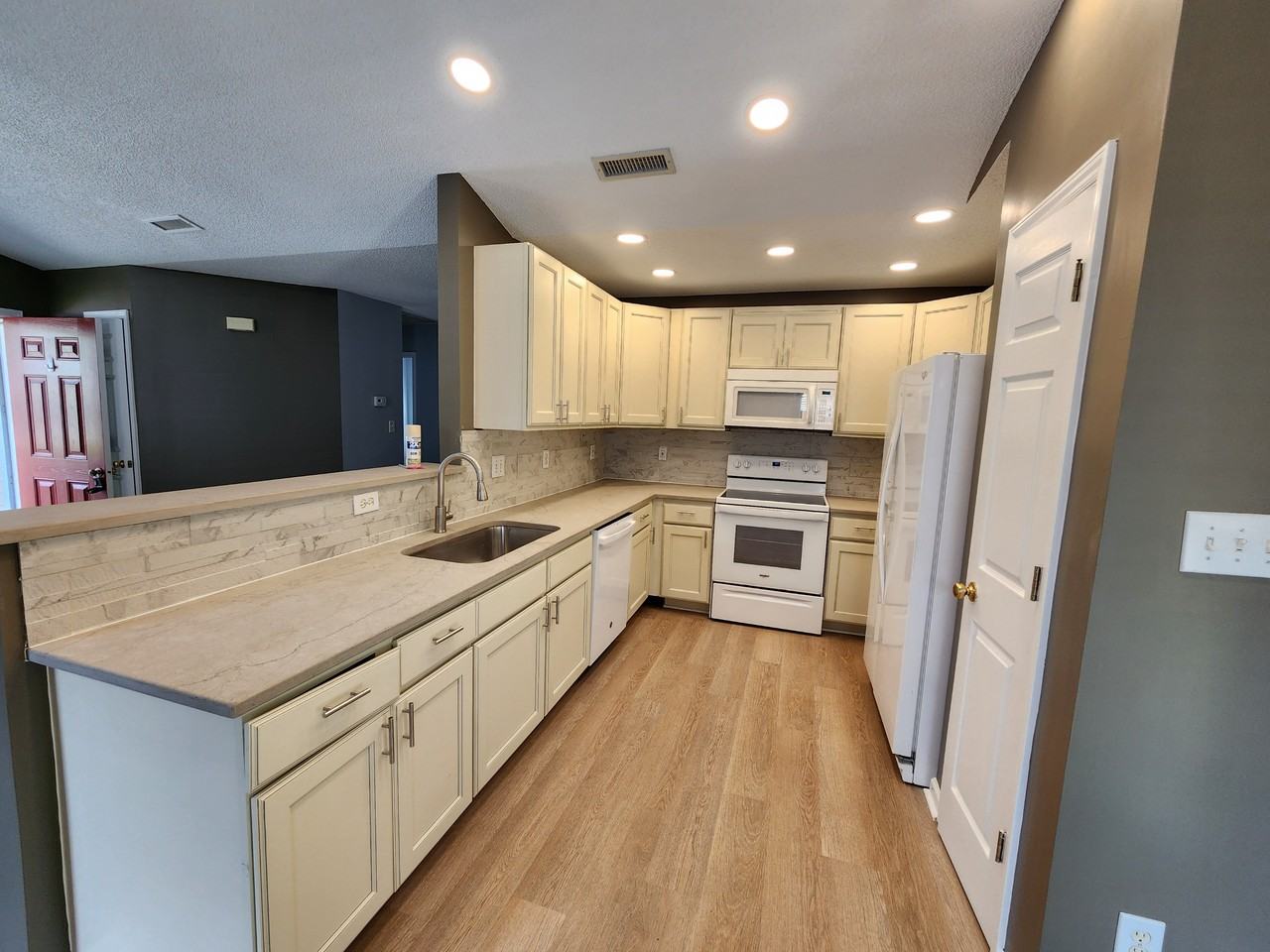 806 Homestead Park Dr - Photo 6 of 16