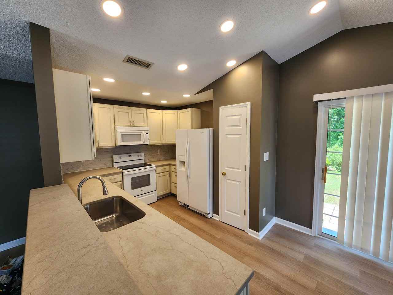 806 Homestead Park Dr - Photo 7 of 16