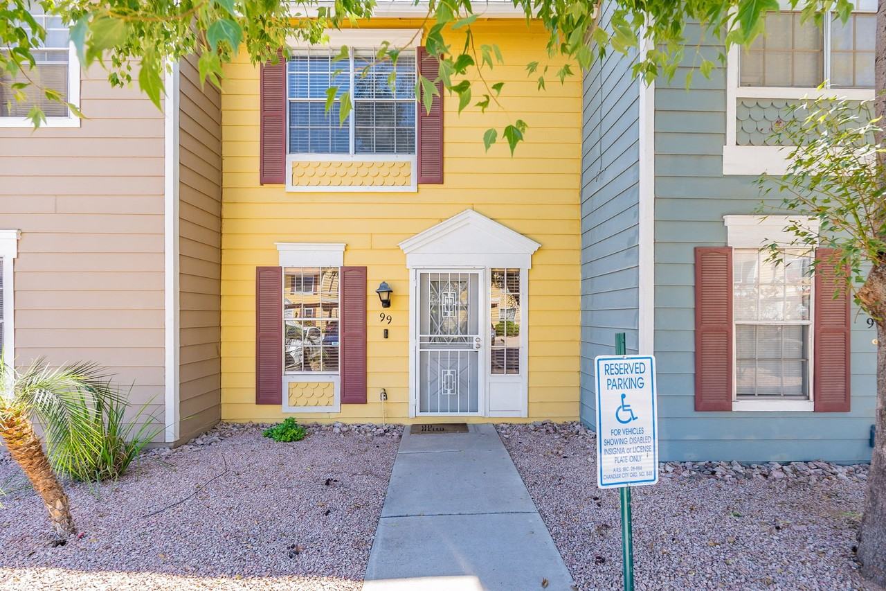 1970 N Hartford St #99