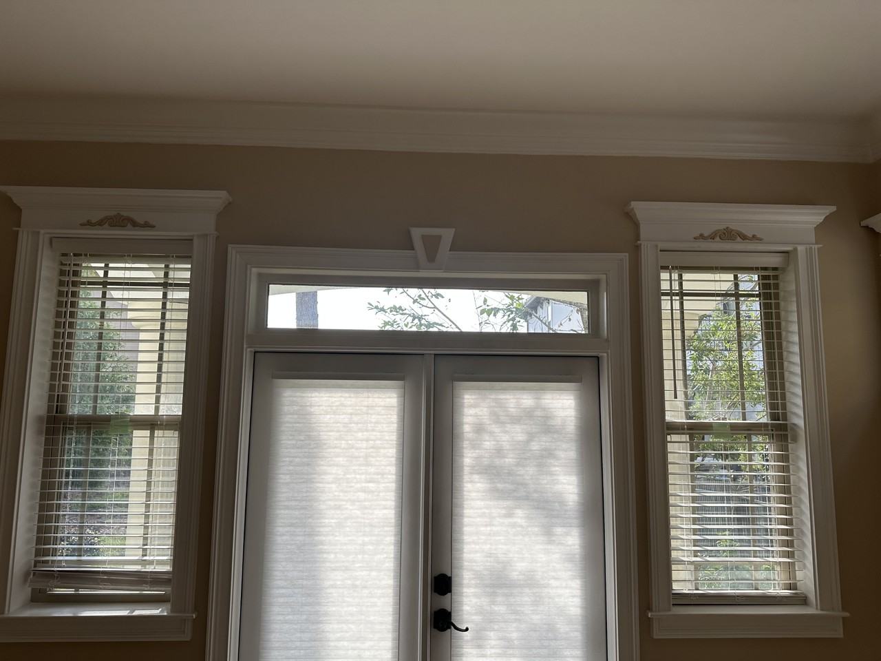 231 Calusa Blvd - Photo 4 of 36