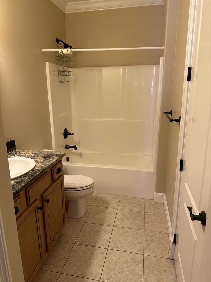 231 Calusa Blvd - Photo 7 of 36