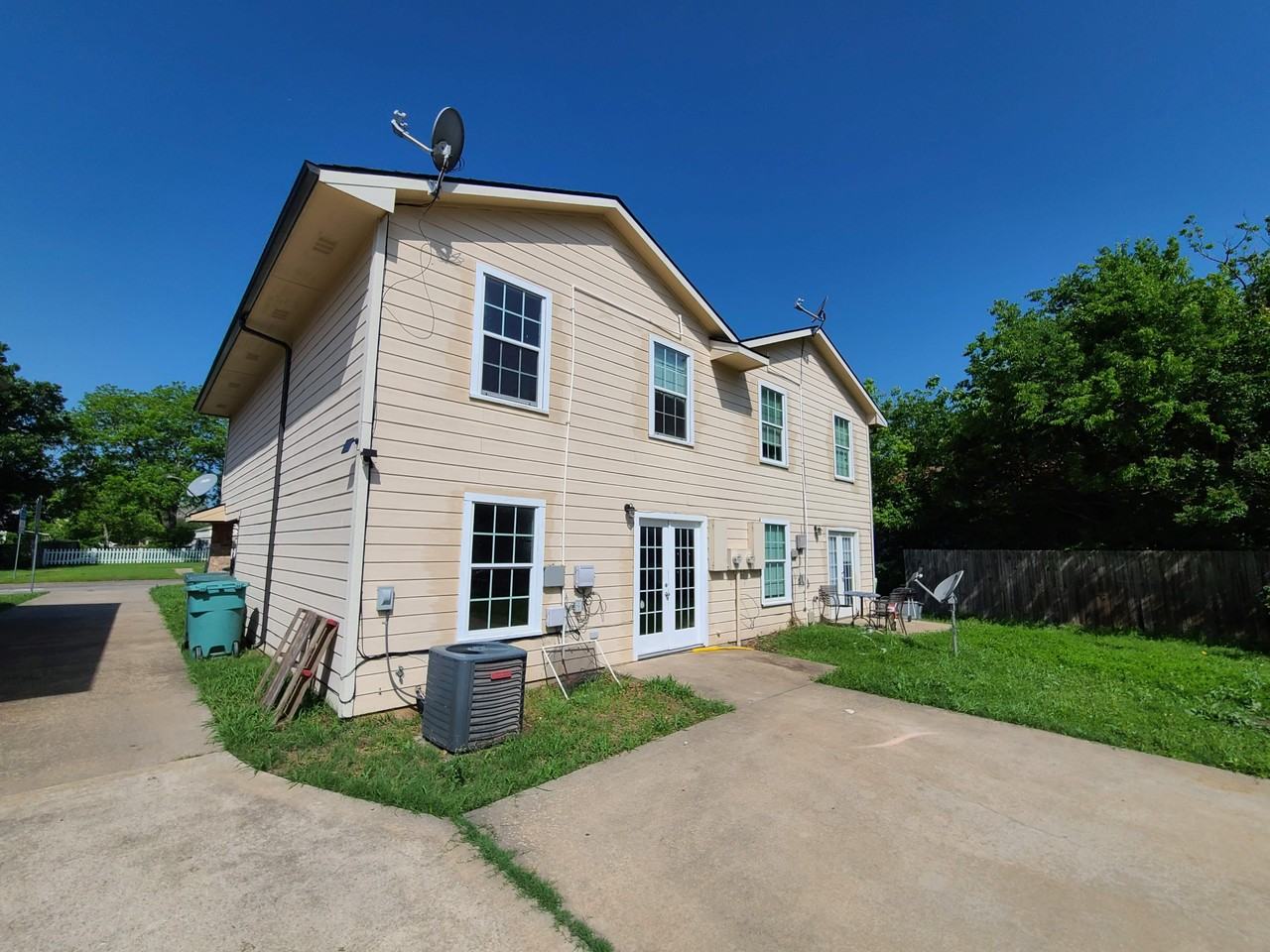 615 N Cleveland Ave - Photo 3 of 14