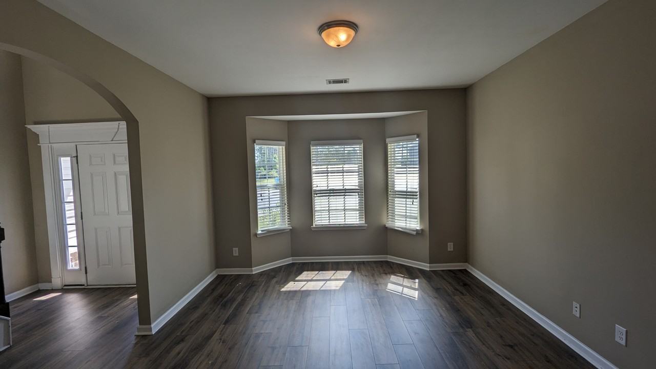 721 Murray Crossing Blvd Ne - Photo 2 of 15