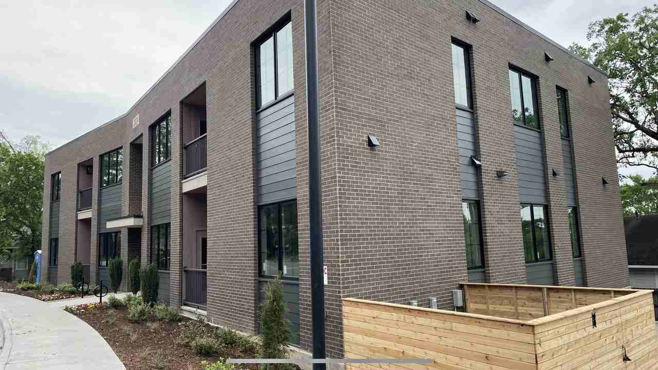 3223 Kavanaugh Blvd - Photo 2 of 4