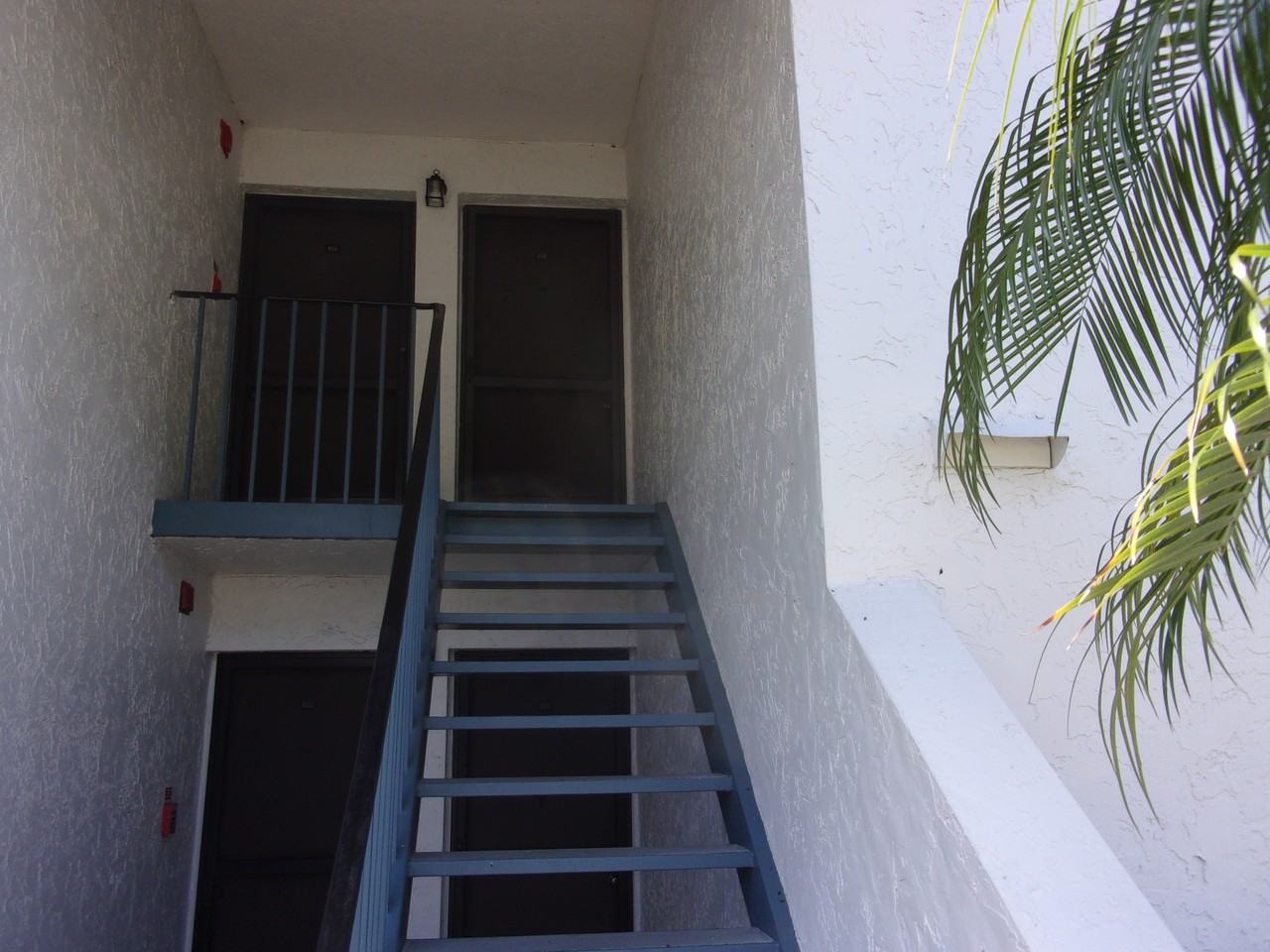 216 Cypress Ln - Photo 2 of 32