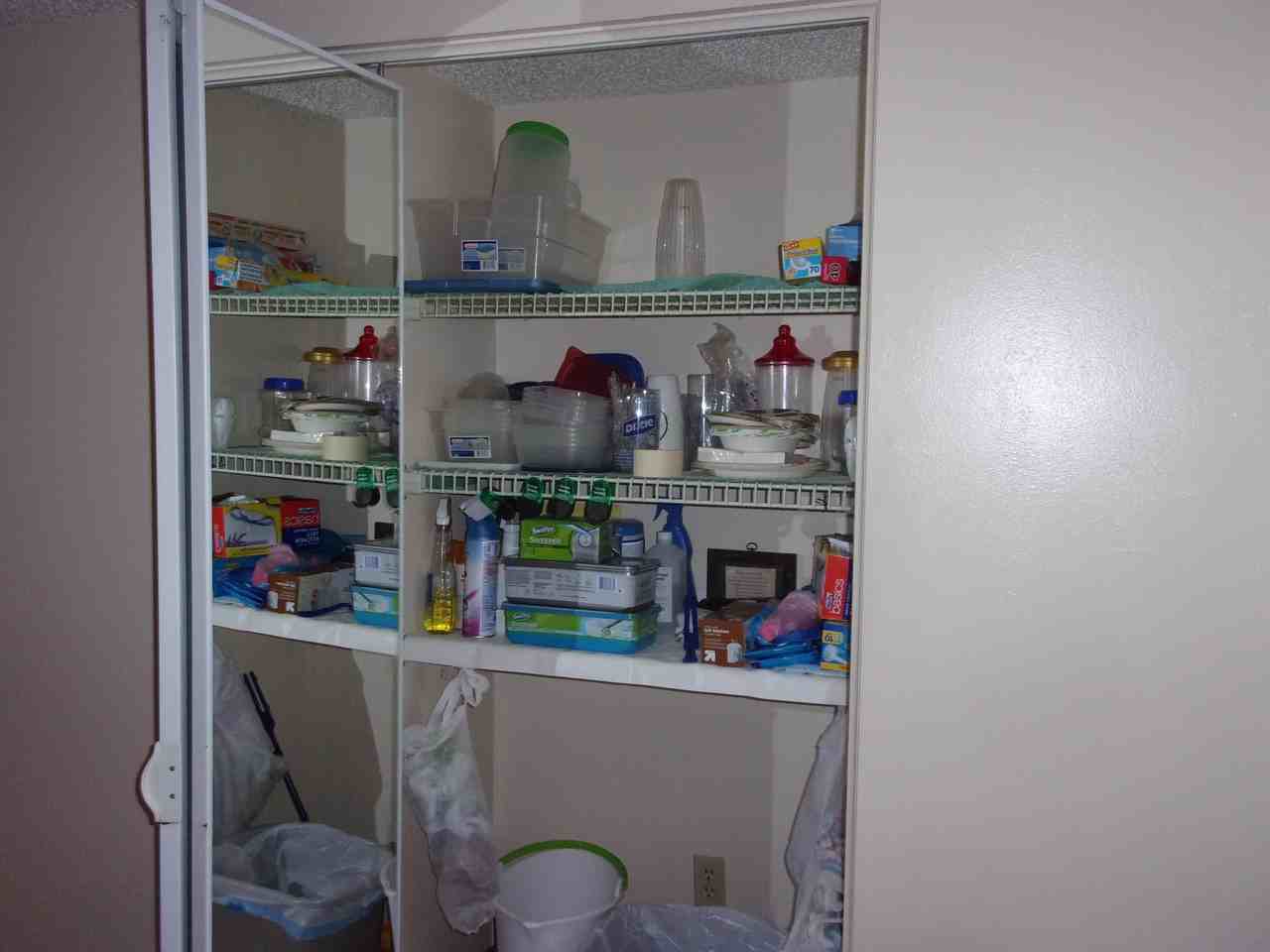 216 Cypress Ln - Photo 4 of 32