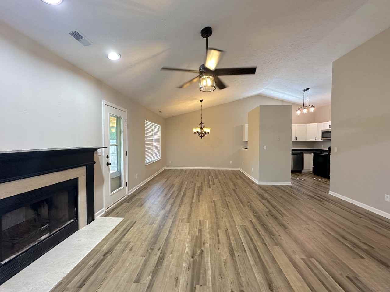 2201 Waverly Dr - Photo 3 of 19