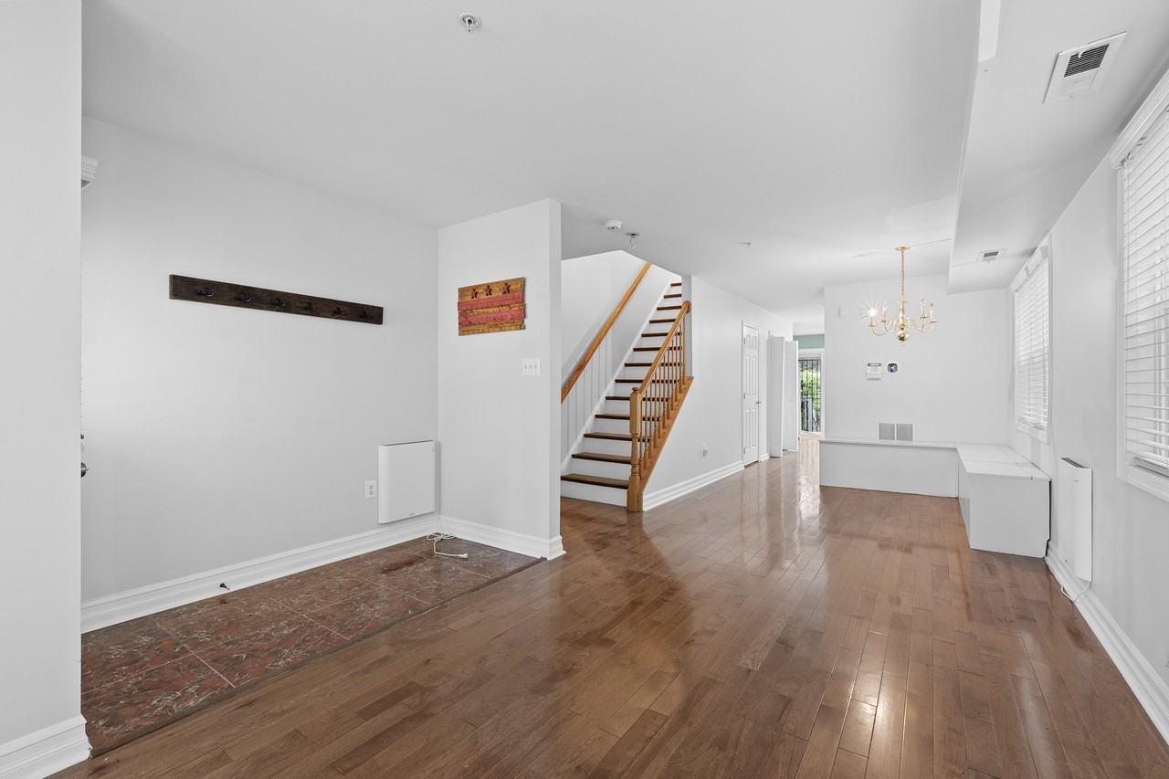 1750 Galen St Se - Photo 4 of 34