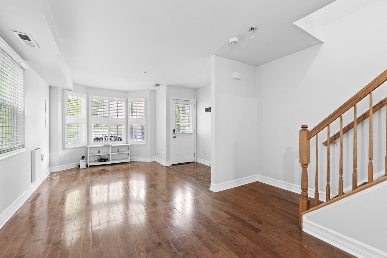 1750 Galen St Se - Photo 7 of 34