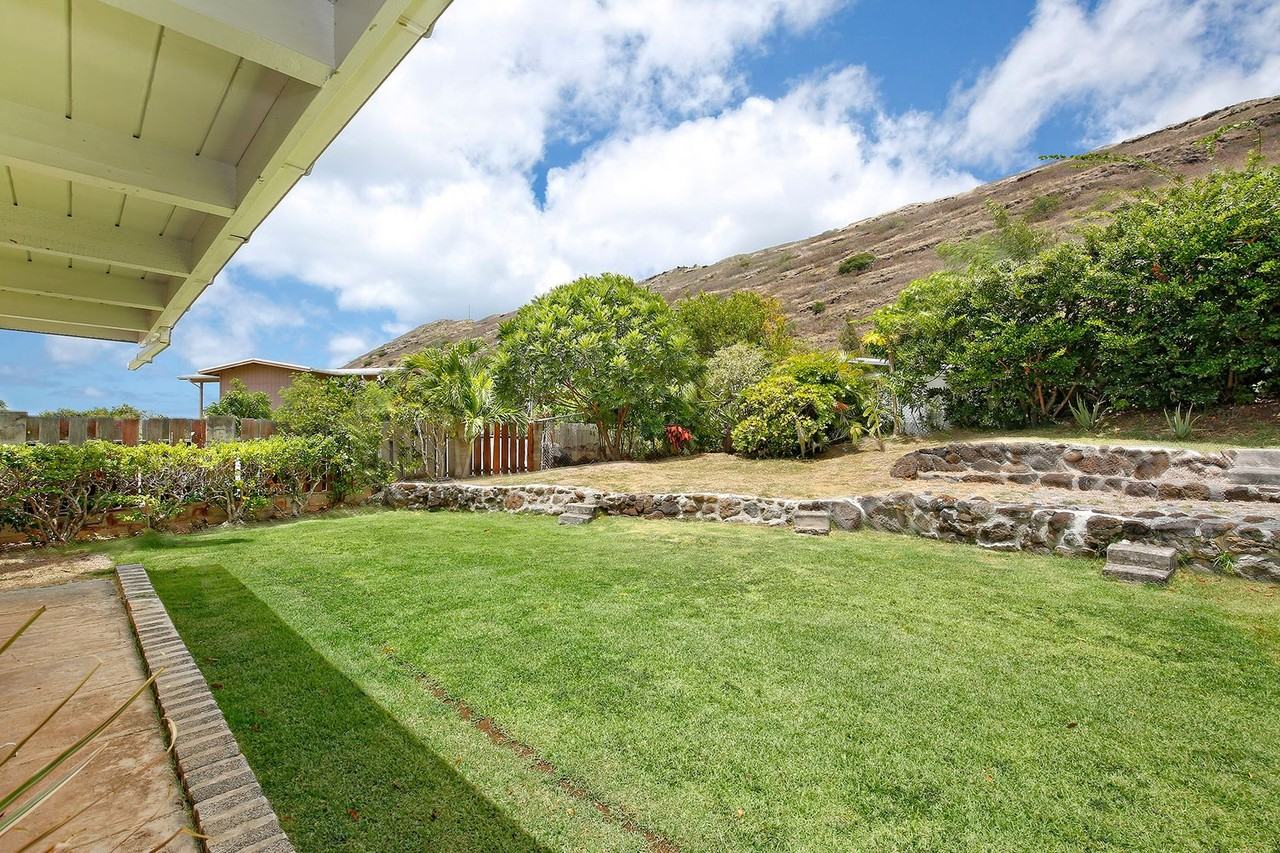 735 Kapulena Loop - Photo 2 of 27
