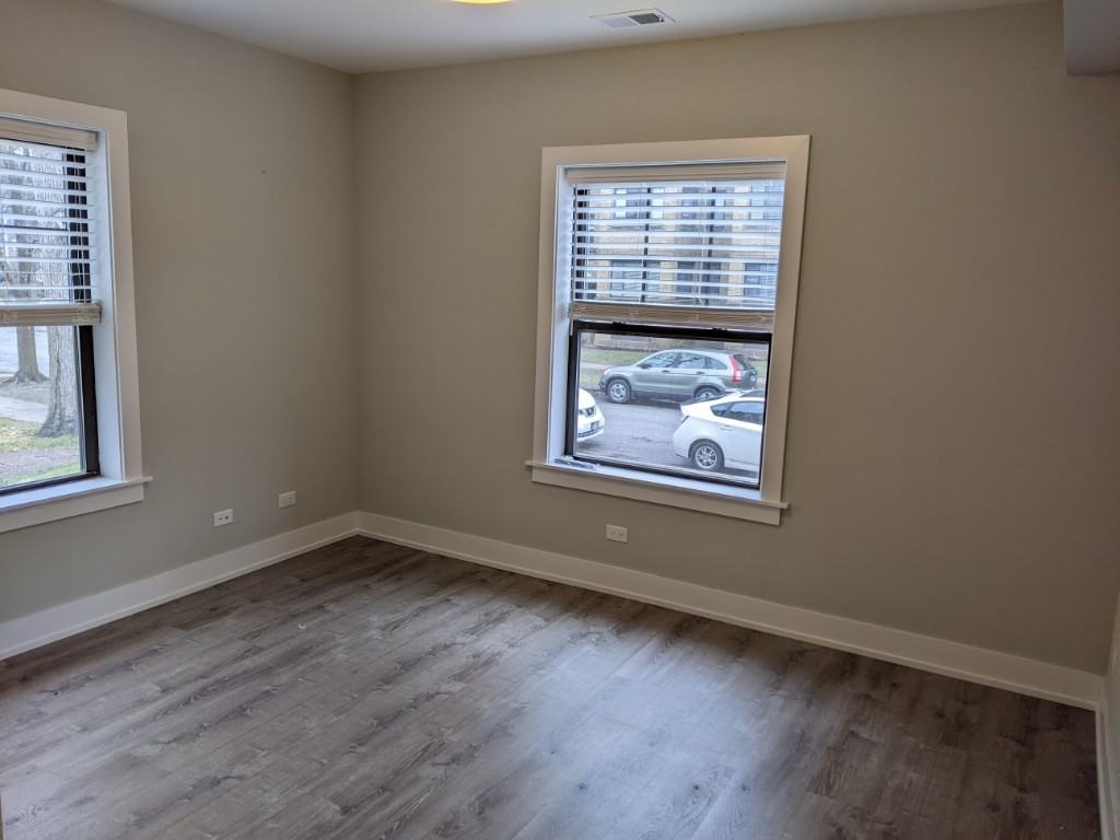 1143 Maple Ln #916-3 - Photo 3 of 8