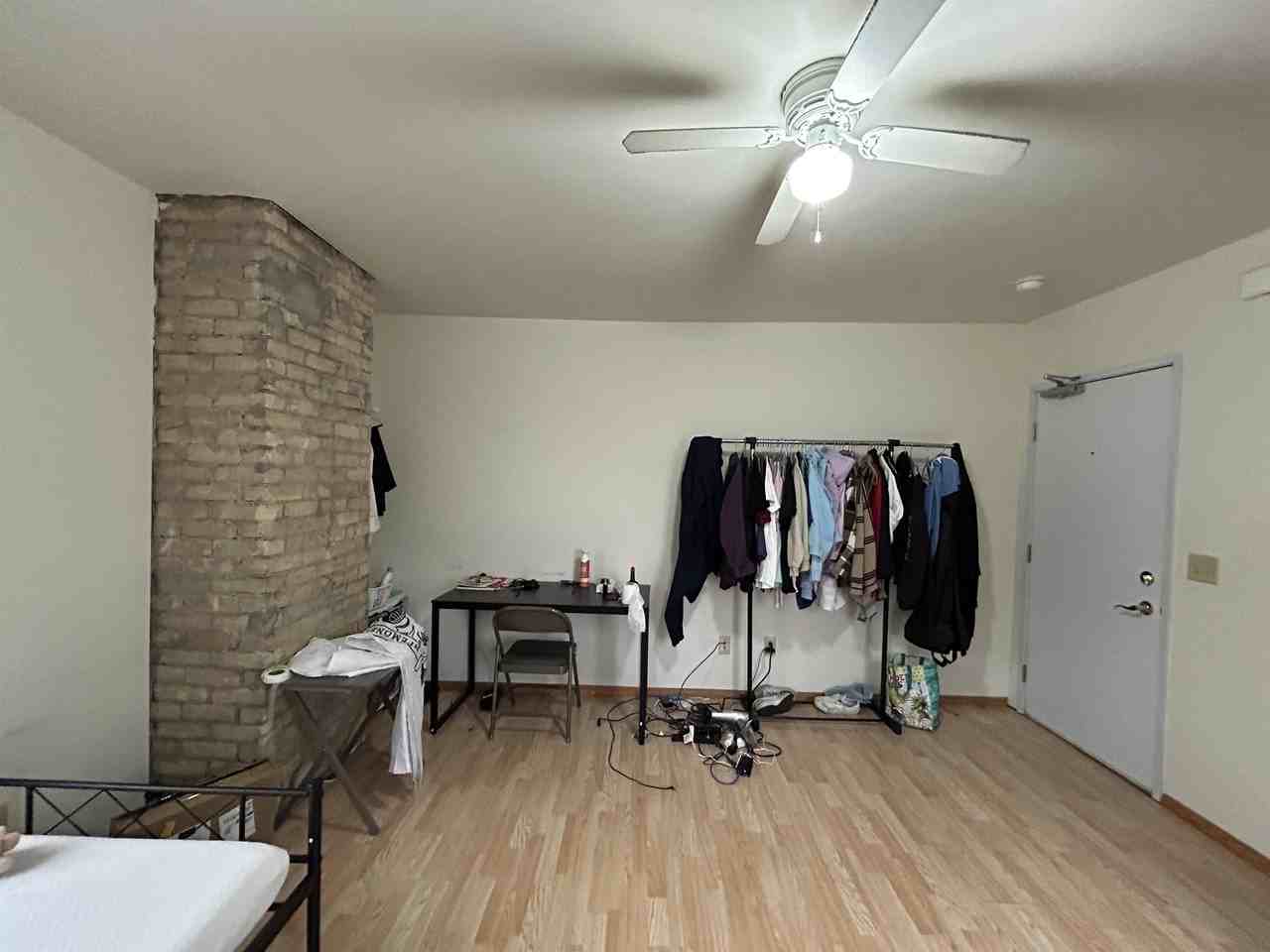 635 Howard Place - Photo 4 of 12