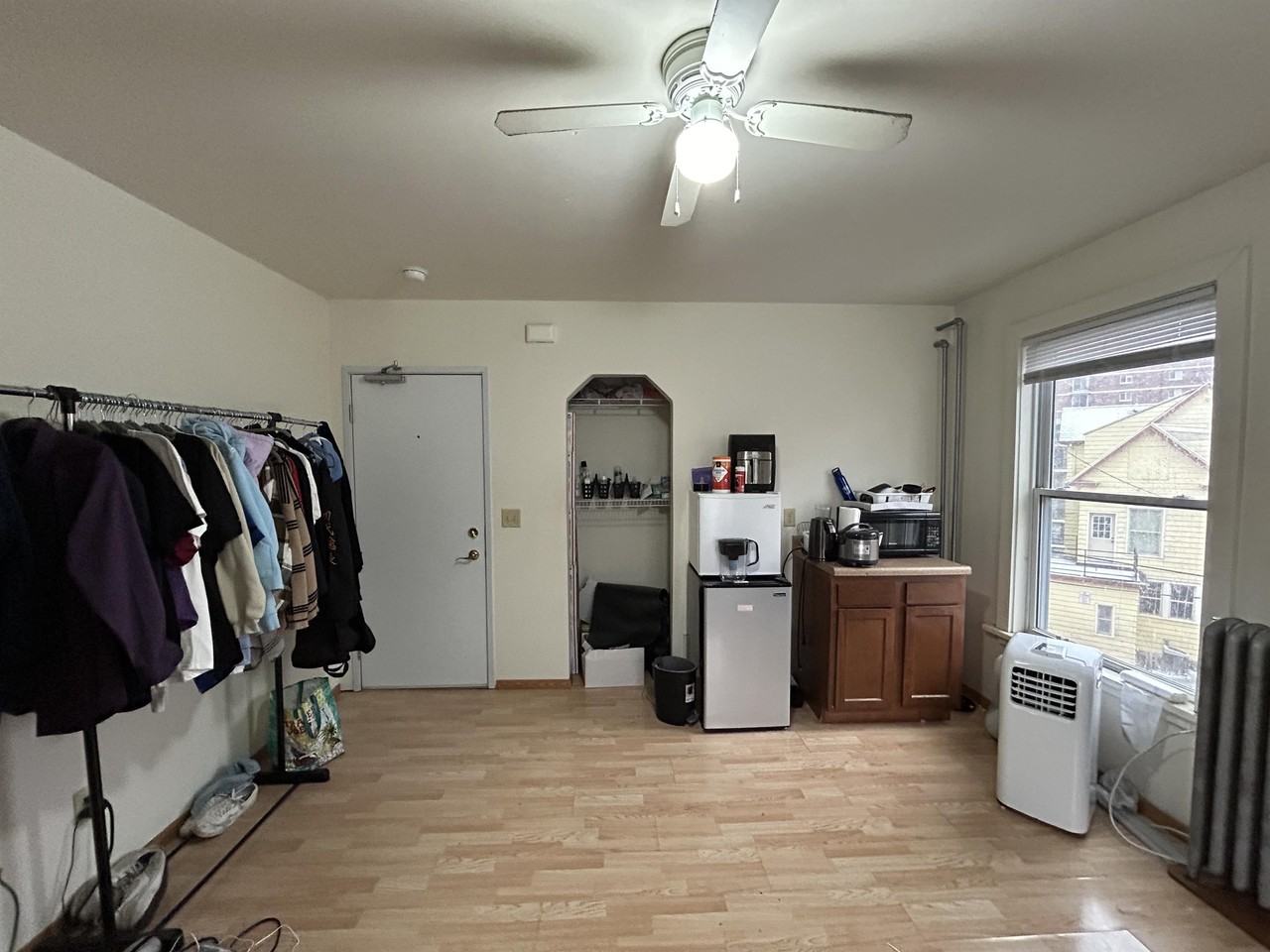 635 Howard Place - Photo 5 of 12