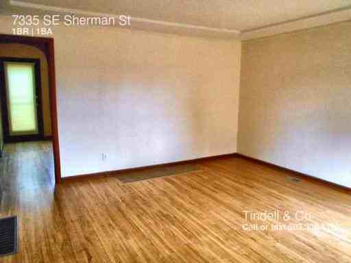 7335 SE Sherman St - Photo 2 of 17