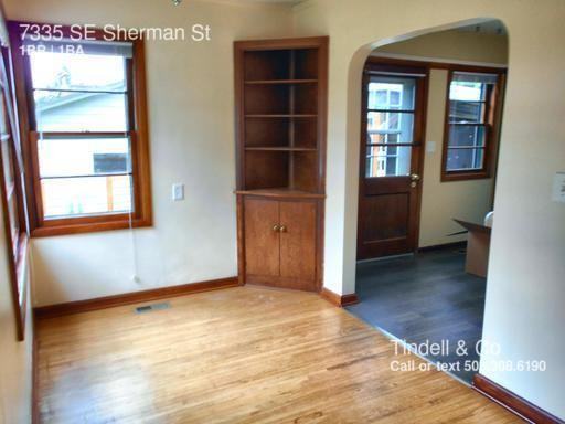 7335 SE Sherman St - Photo 3 of 17