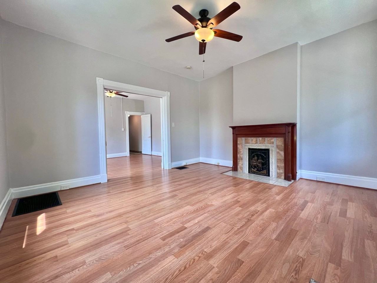 1438 Pullan Ave - Photo 2 of 9