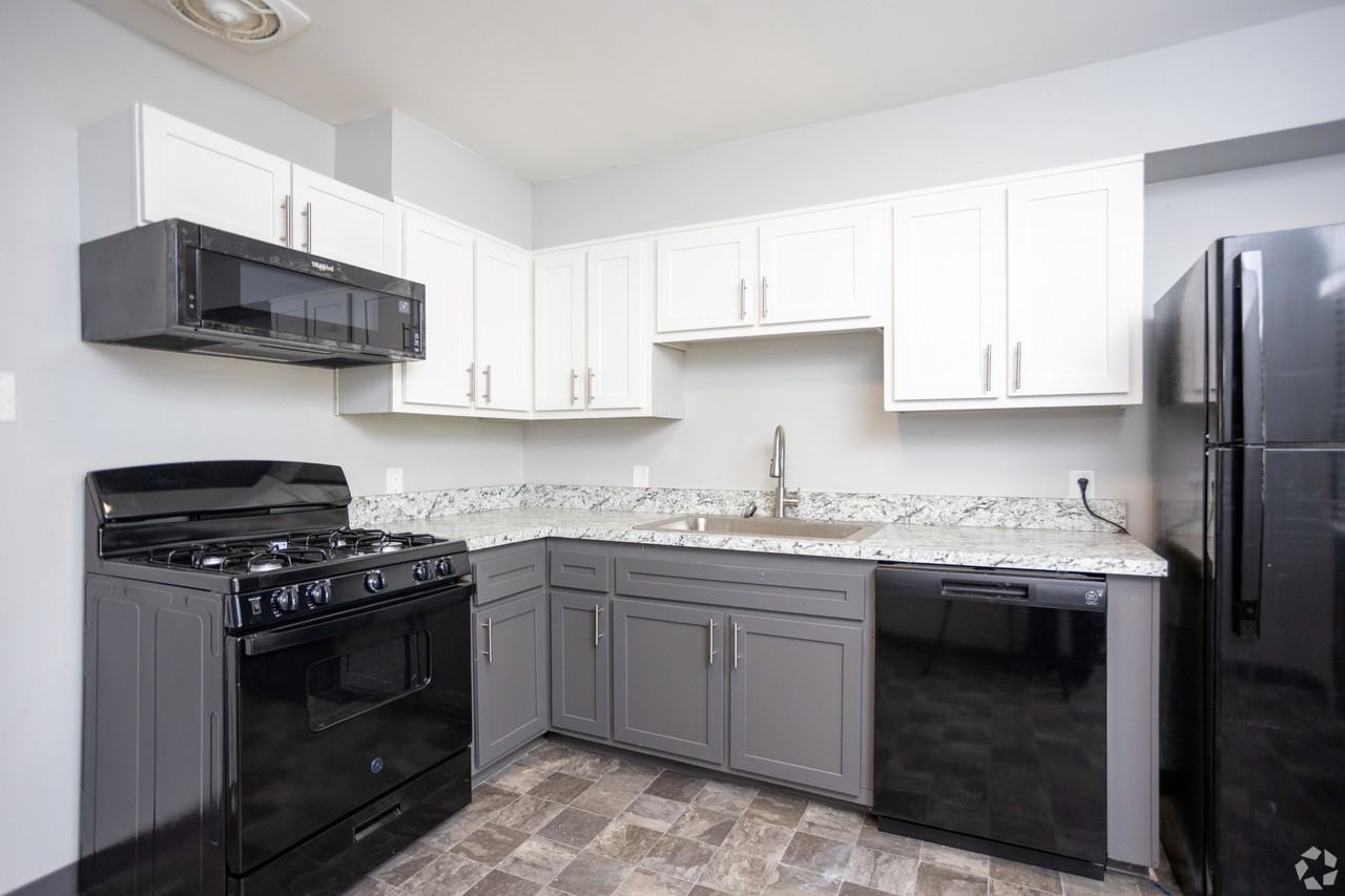 Steeplechase Village - Photo 2 of 26