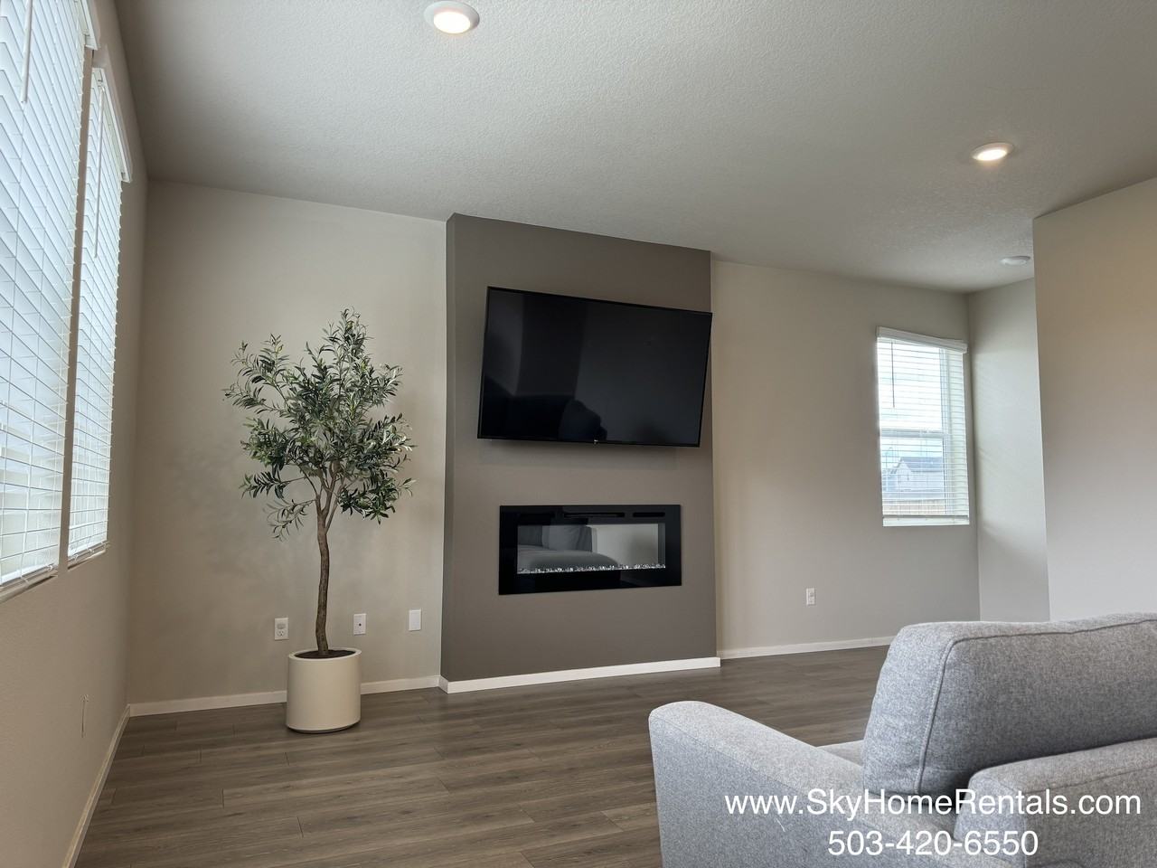 4832 Skylab Avenue Northeast - Photo 7 of 24