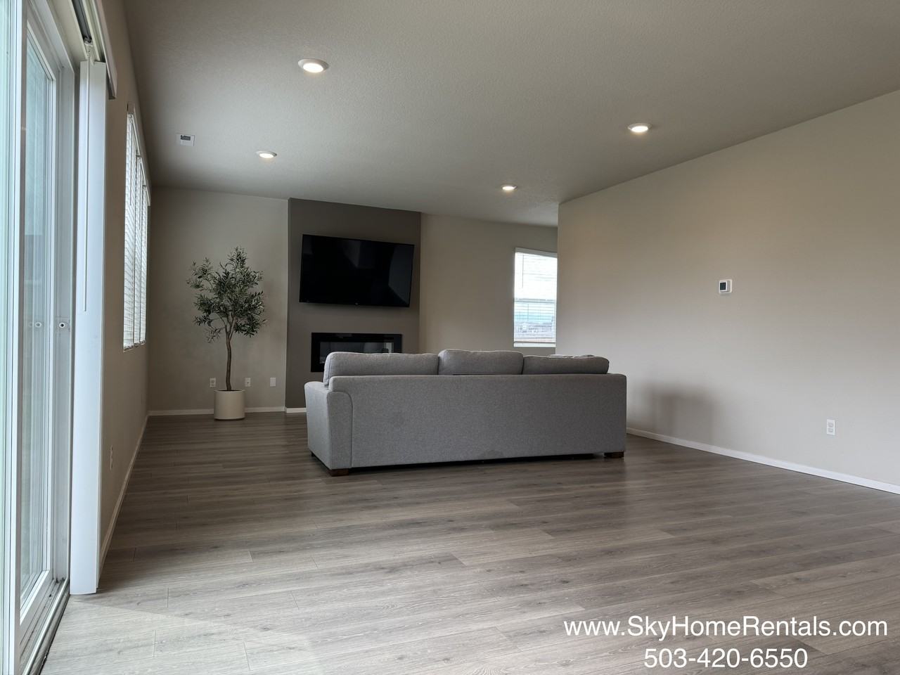 4832 Skylab Avenue Northeast - Photo 6 of 24