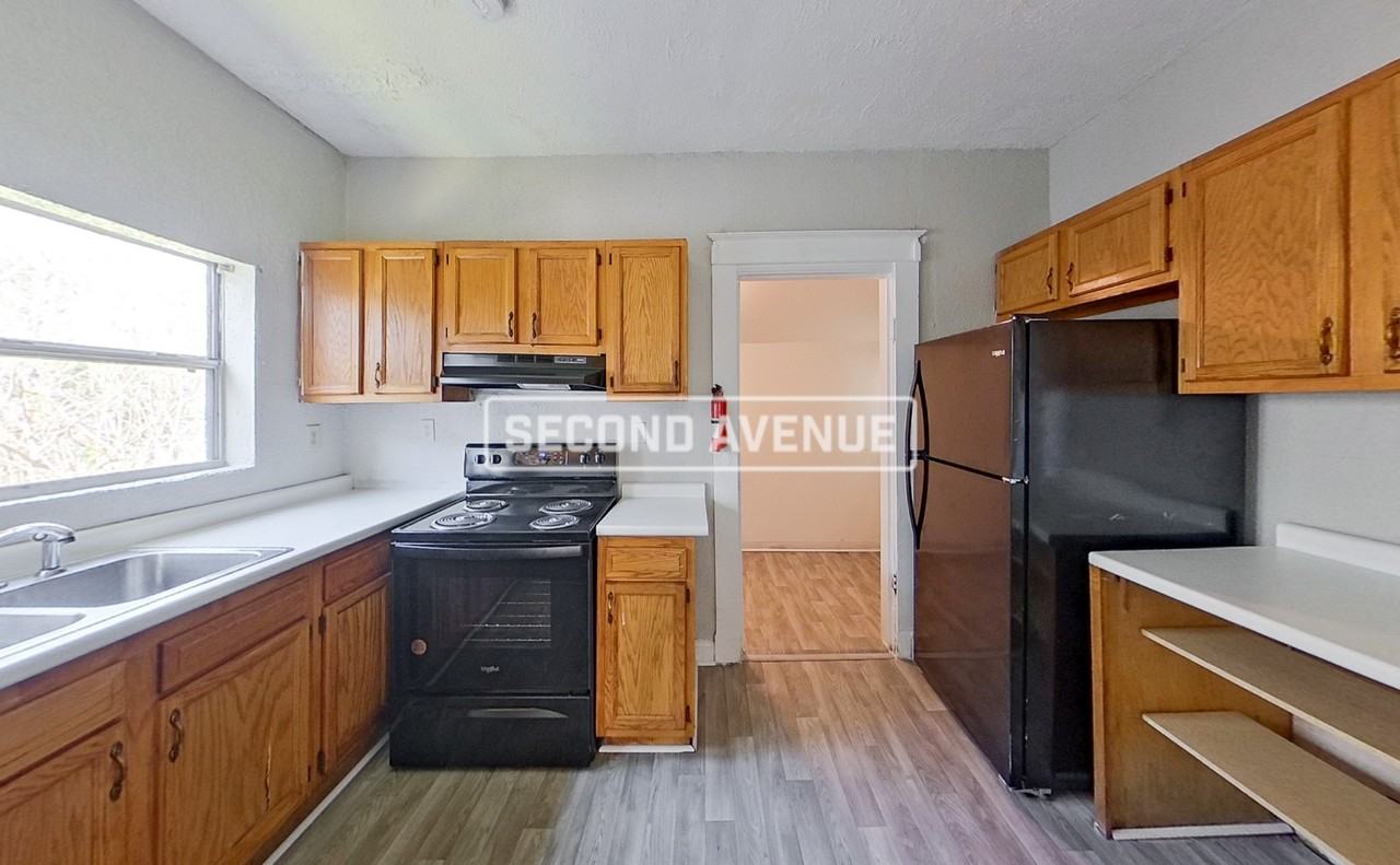 4121 Court S - Photo 5 of 28