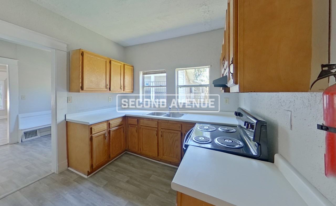 4121 Court S - Photo 4 of 28