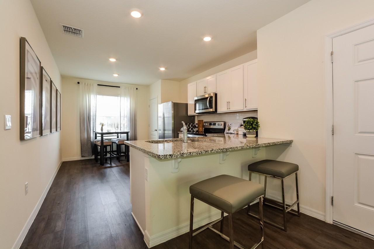 31 W Grande Rd - Photo 7 of 37