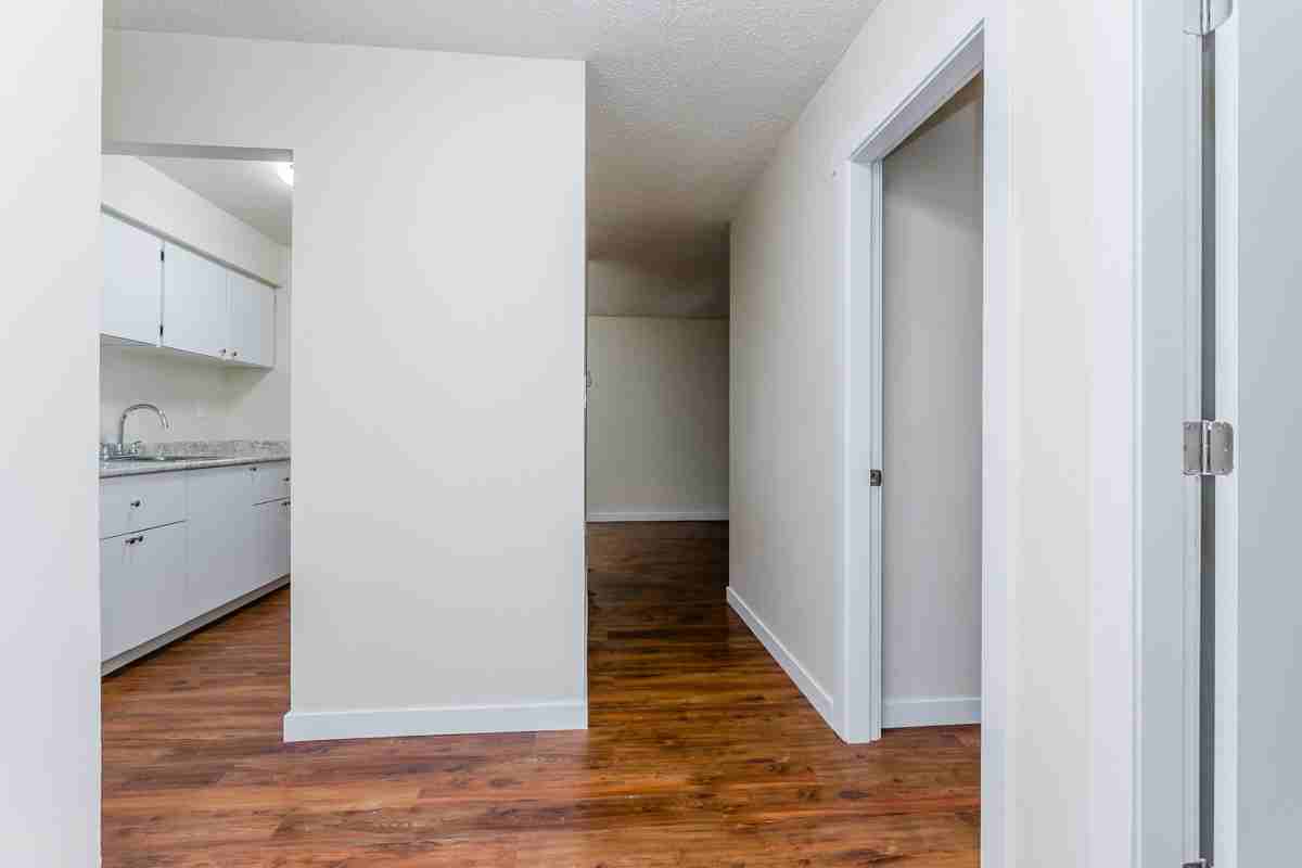 Ashley House Apartments - Photo 3 of 10