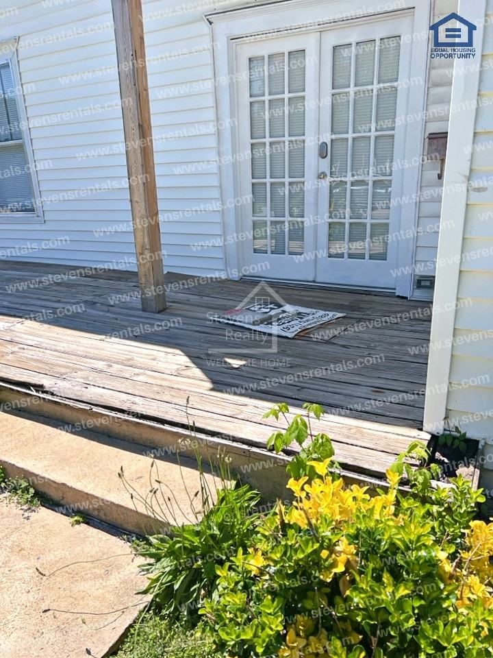 111 N Main St - Photo 2 of 6