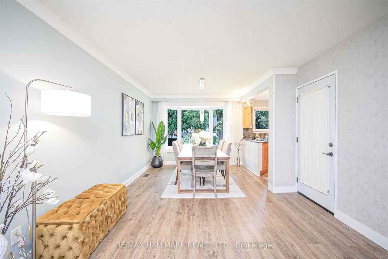 246 Zelda Crescent #Main - Photo 2 of 6