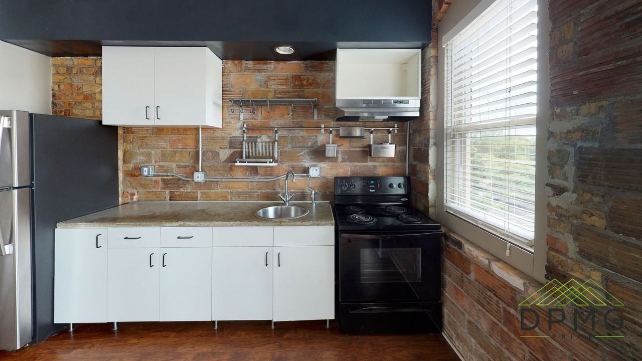 108 108 S Hosmer - 46 #46 - Photo 2 of 12