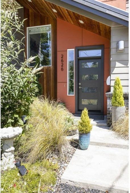 2626 Se 16th Ave - Photo 3 of 50