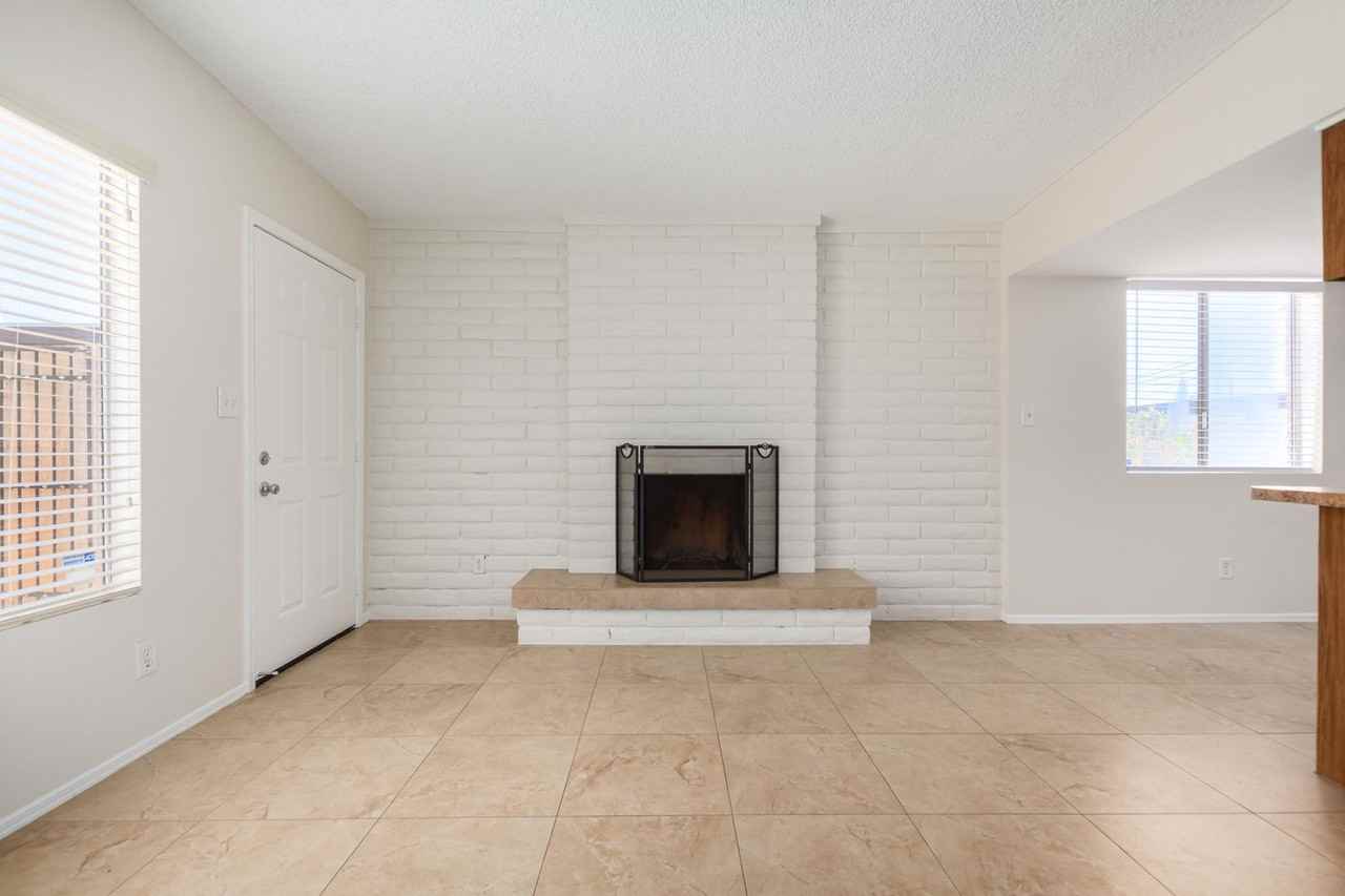 1293 W 5th St - Photo 4 of 20