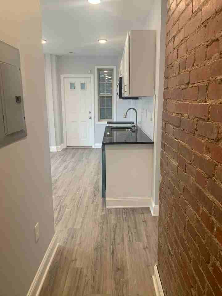 516-524 South 42nd - Photo 4 of 23