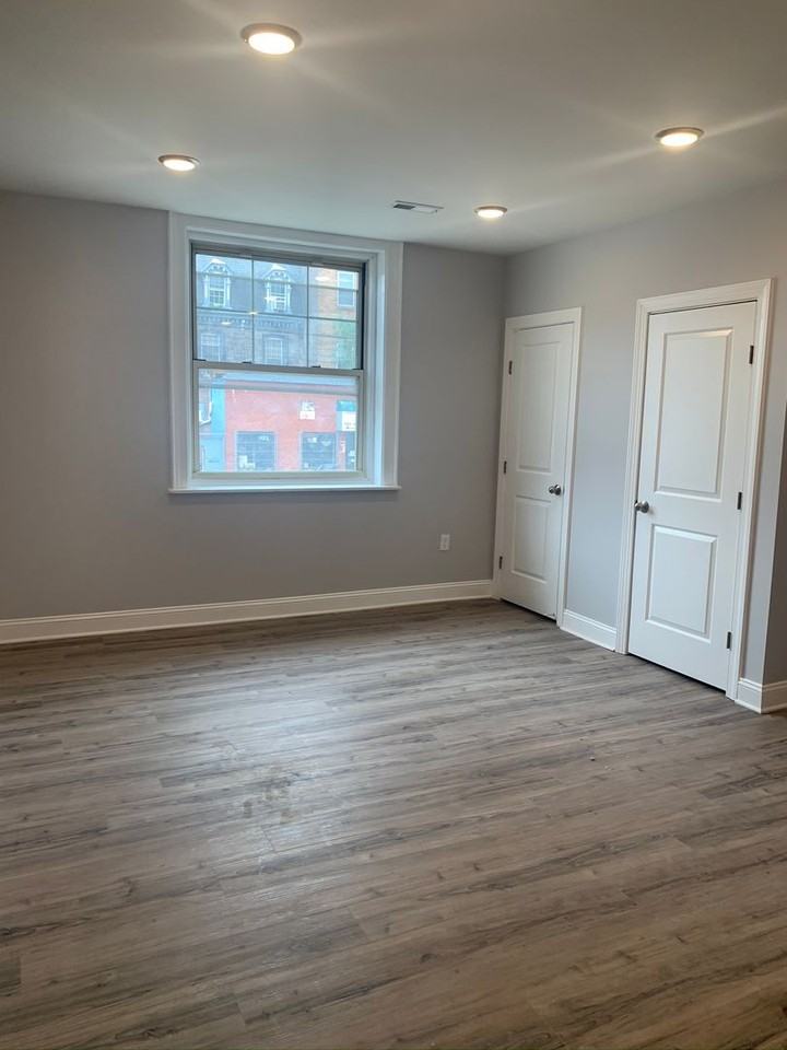 516-524 South 42nd - Photo 6 of 23