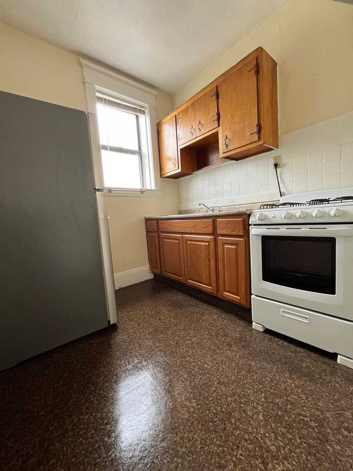 LINCOLN Street Apartments 106 110 Lincoln Street, Springfield, MA