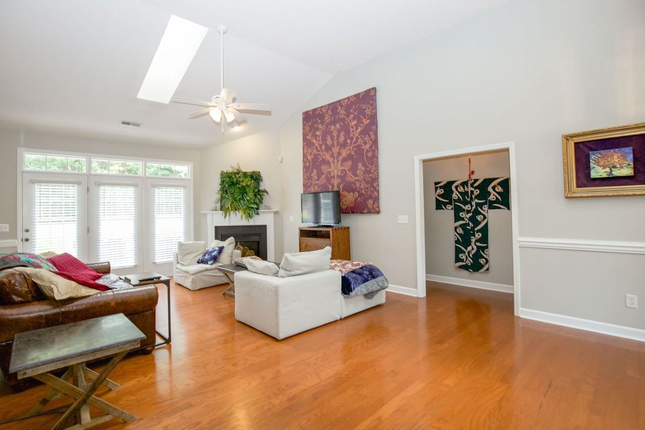 28 Lavender Dr - Photo 3 of 26