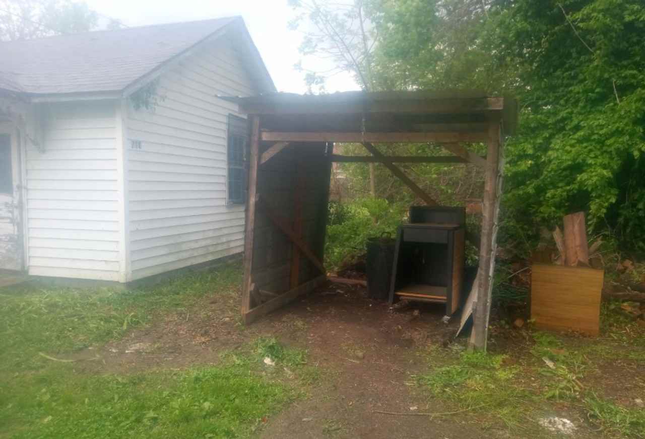 217 Green St - Photo 2 of 14