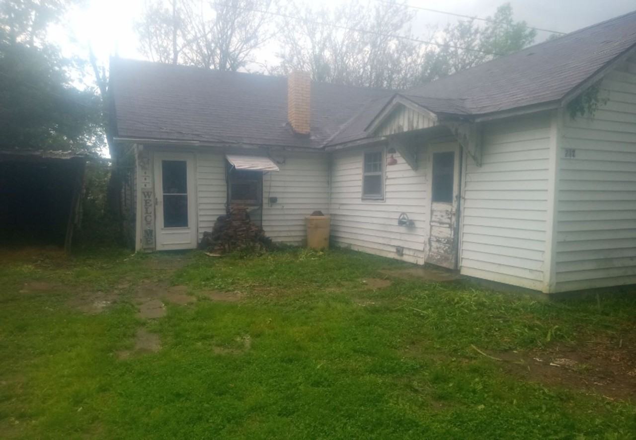 217 Green St - Photo 3 of 14