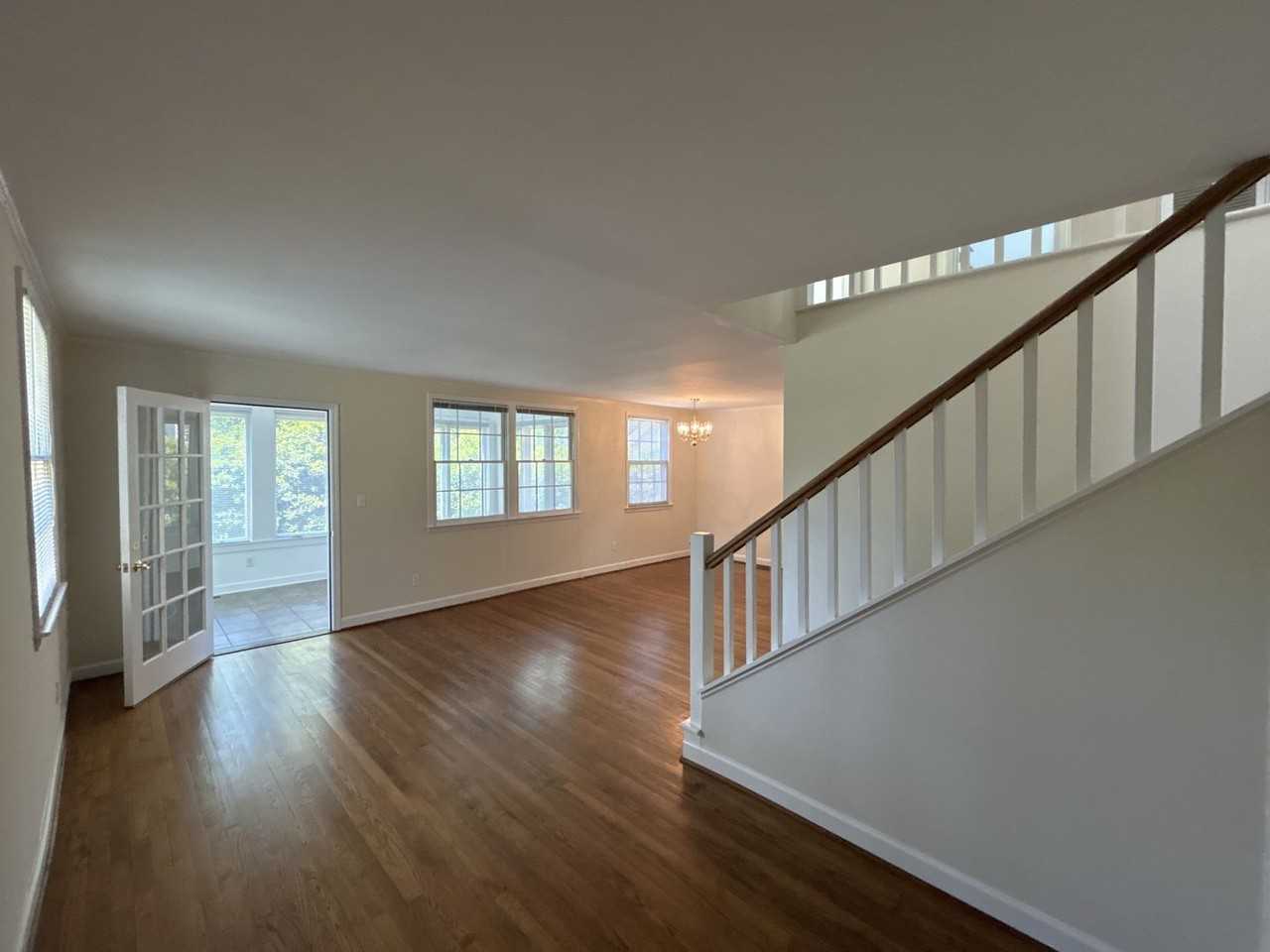 1614 Providence Dr - Photo 3 of 23