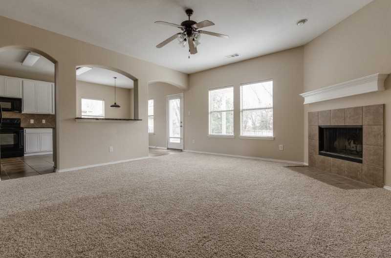 249 Niagara Falls Dr - Photo 5 of 35